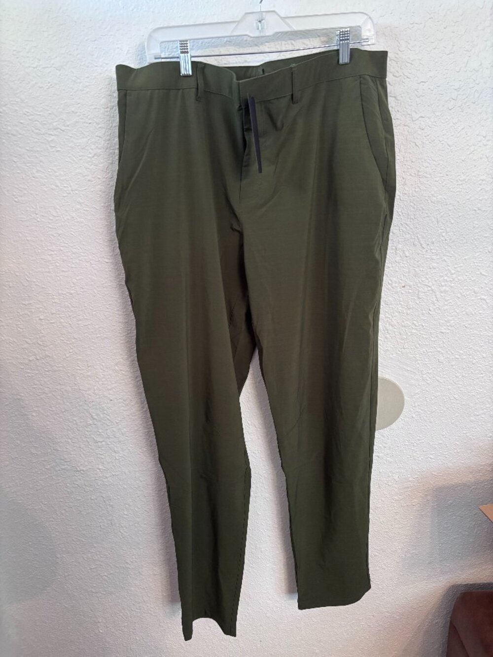 Fabletics NEW Men’s Green The Only Pant XL gorpcore utility hiking outdoor